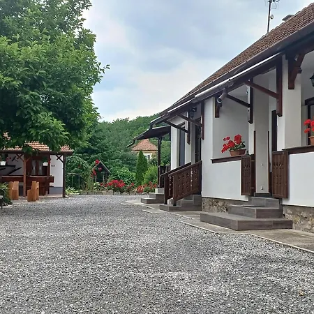 Kazsimer Vendeghaz Pensionat 3*